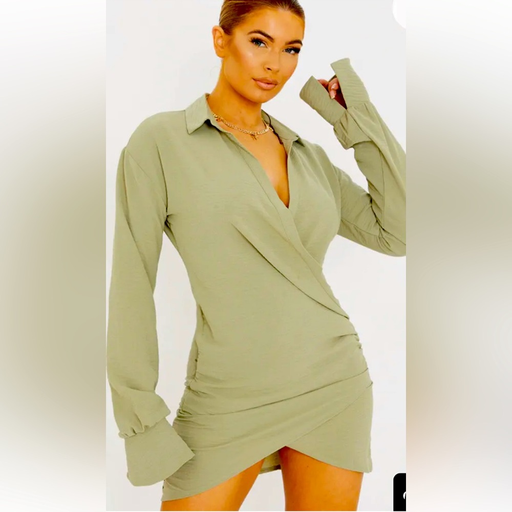 Pretty Little Thing Textured Extreme Plunge Bell Cuff Faux WrapShirt Dress US/2
